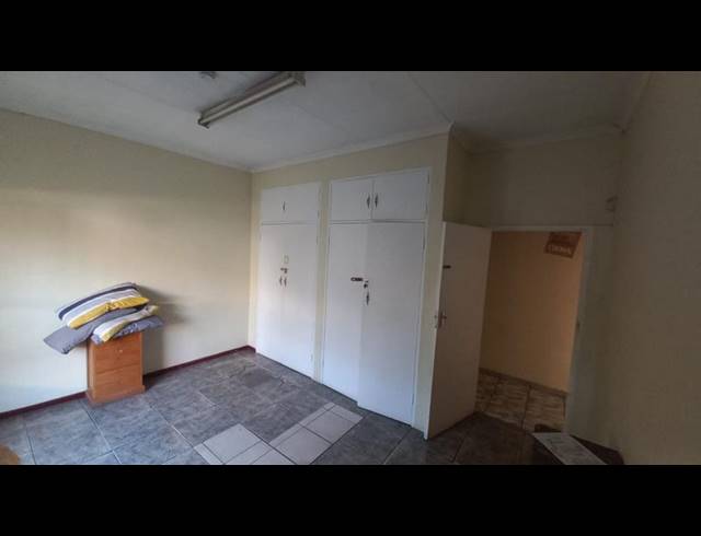 4 BEDROOM HOUSE FOR SALE IN PRETORIA GARDENS